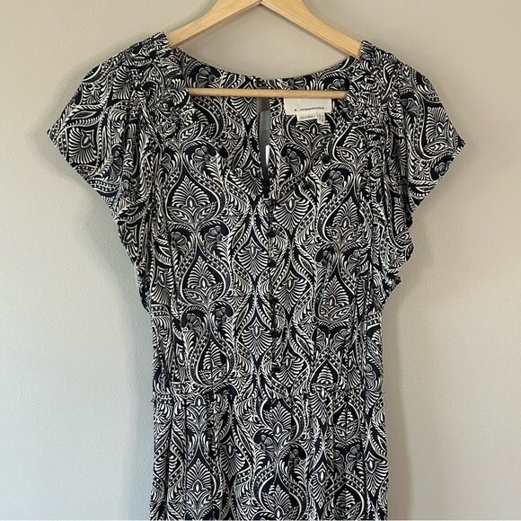 Anthropologie Zadie Black and White Tropical Patterned Satin Jumpsuit Size 2 - Picture 4 of 12